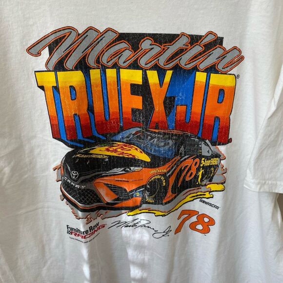 Nascar T-Shirt Men’s Size 2XL Color White Martin Truex Jr. Joe Gibbs Racing - Picture 2 of 9
